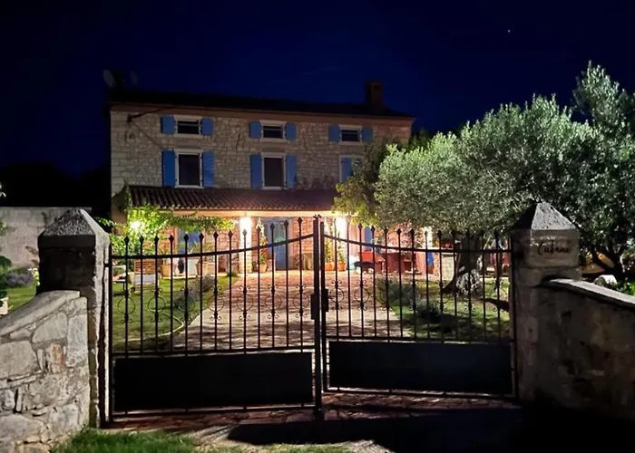 Cubani Bed & Breakfast 4*